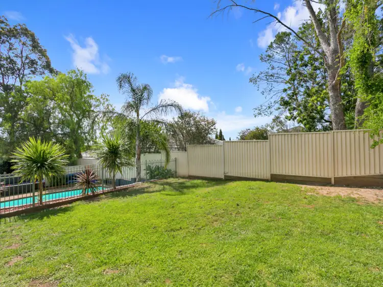 22 Akuna Ave, Bradbury NSW 2560