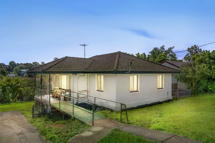 5 Tegula Street, Mansfield QLD 4122