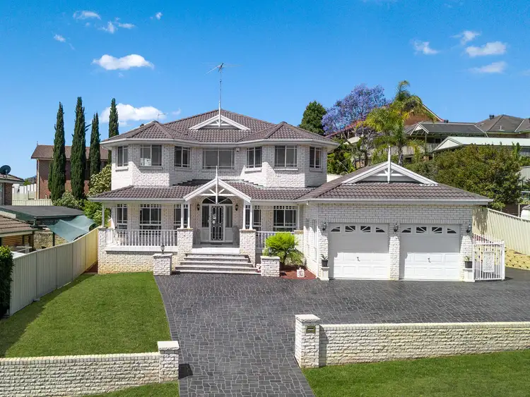 1 Invergowrie Ave, Glen Alpine NSW 2560