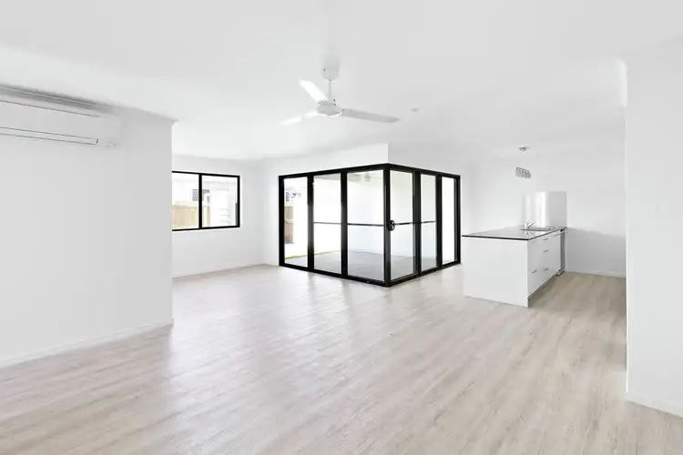 Fifth view of Homely semi-detached listing, U1 L626 Dunlop Crescent, Baringa QLD 4551