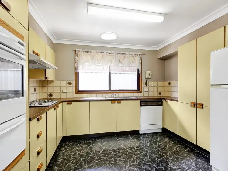 Fifth view of Homely house listing, 4 Mica Pl, Eagle Vale NSW 2558
