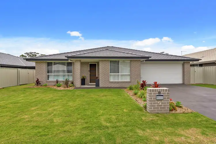 11 Broadwater St, Sandy Beach NSW 2456