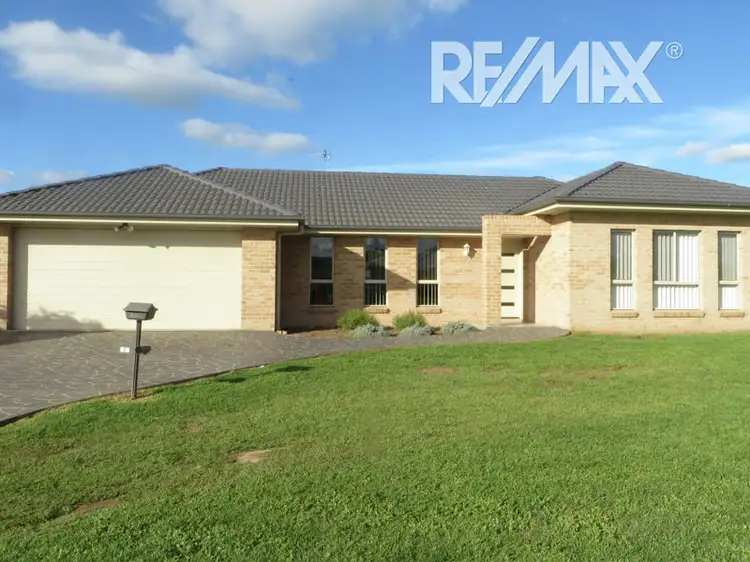 31 Loughan Road, Junee NSW 2663