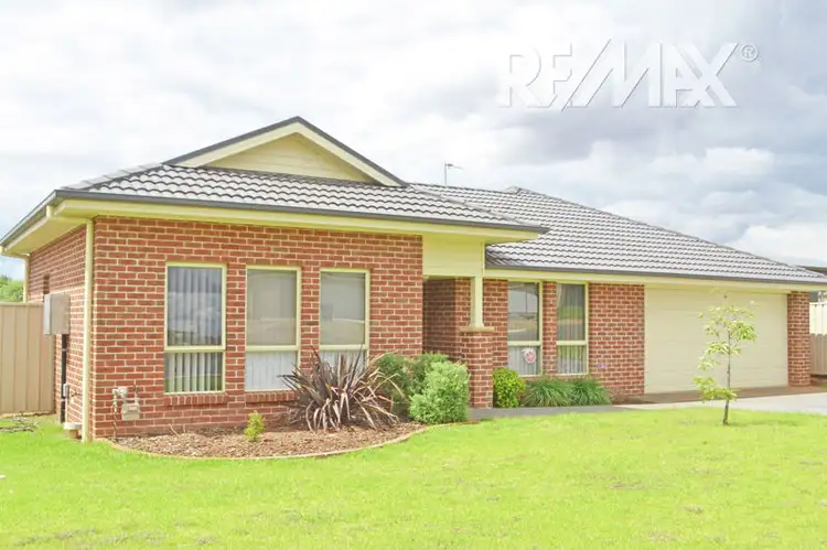 1 Johnson Street, Junee NSW 2663