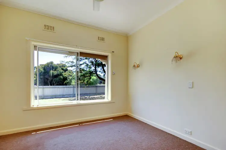 Fifth view of Homely house listing, 320 Fitzroy St, Deniliquin NSW 2710