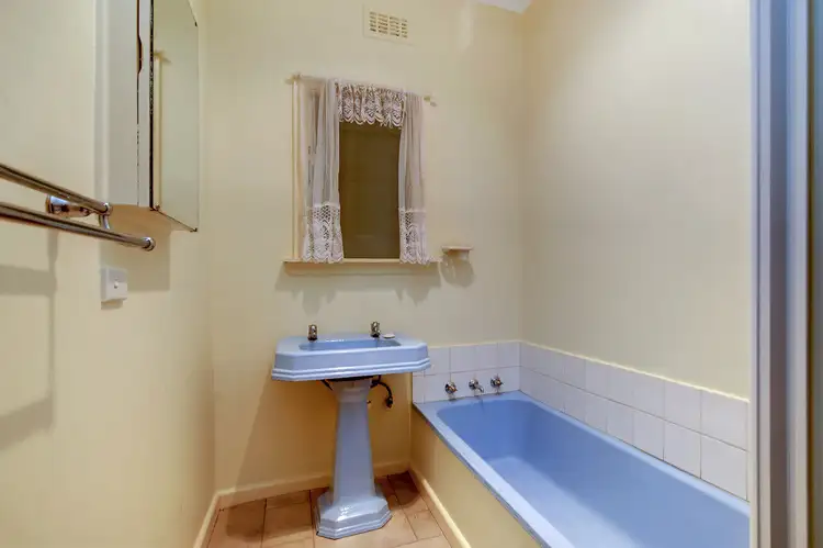 Seventh view of Homely house listing, 320 Fitzroy St, Deniliquin NSW 2710