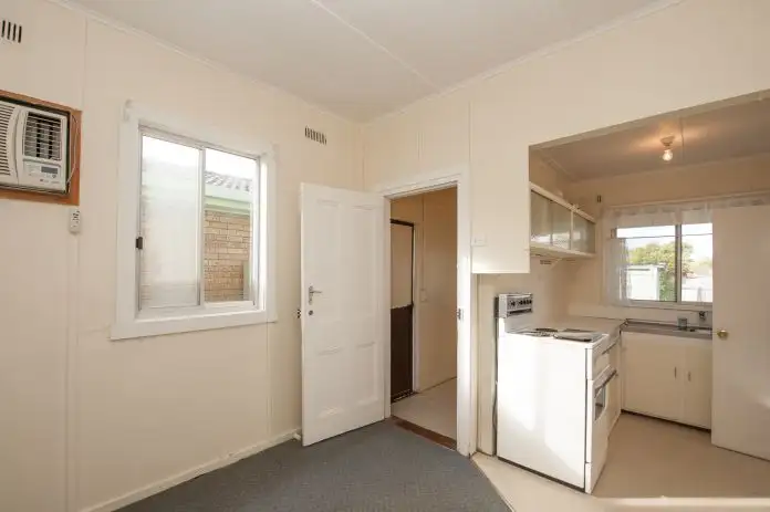 Sixth view of Homely house listing, 606 Kemp St, Lavington NSW 2641