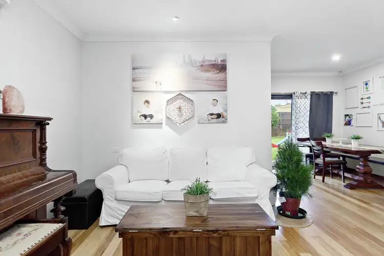 24 Village Drive, Daisy Hill QLD 4127