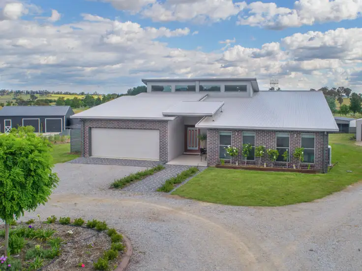 Main view of Homely house listing, 8 Welbourn Place, Armidale NSW 2350