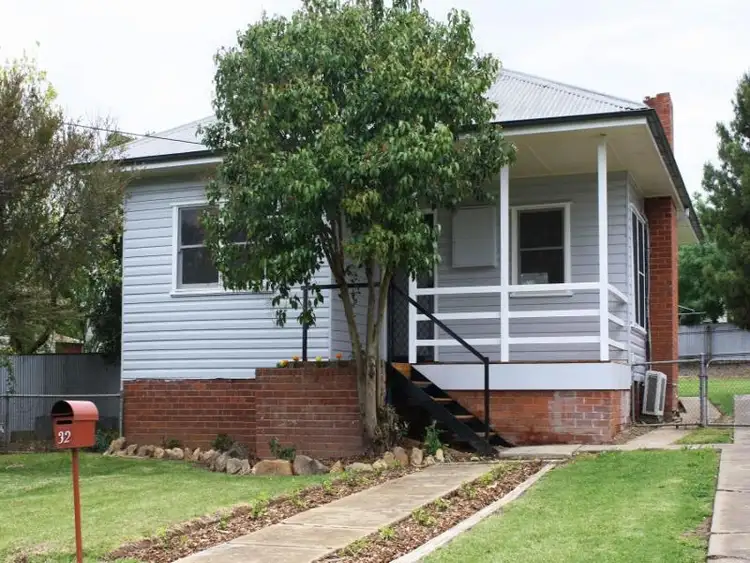 32 Percy, Junee NSW 2663