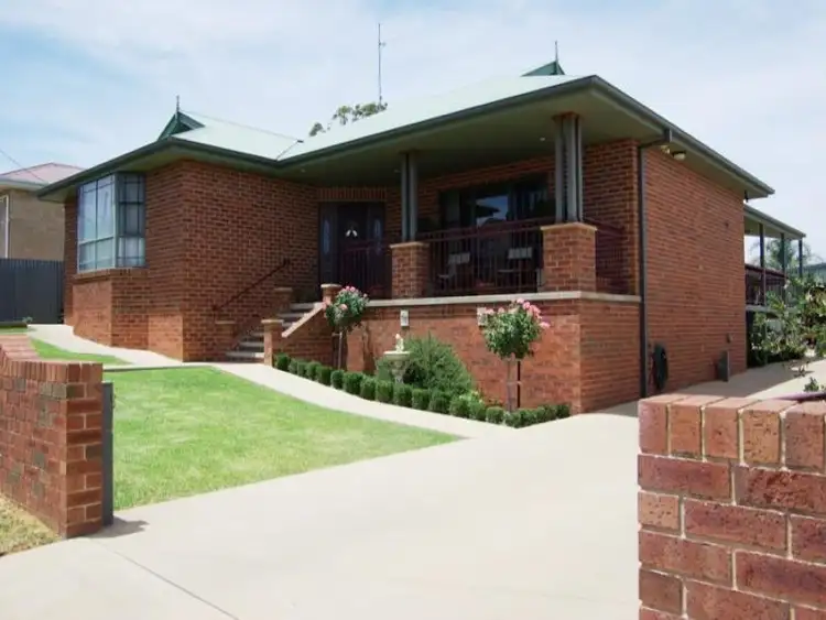 51 George  St, Junee NSW 2663