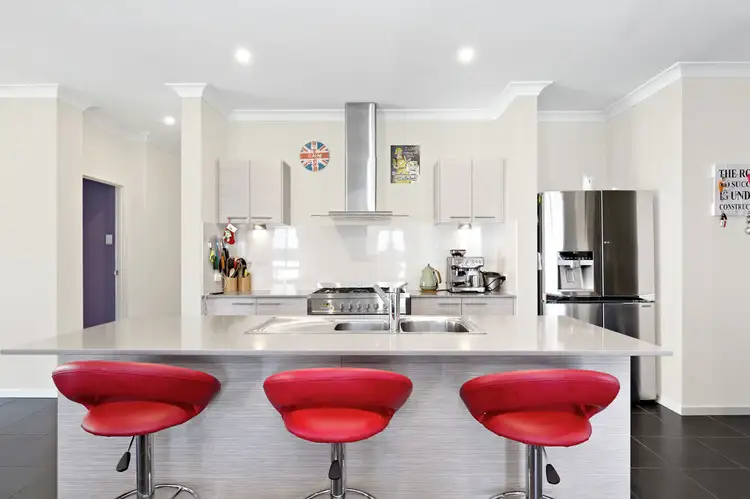 10 Barrington Circuit, Waterford QLD 4133