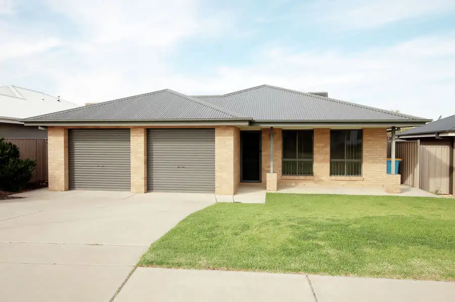 Main view of Homely house listing, 14 Bindari Avenue, Glenfield Park NSW 2650