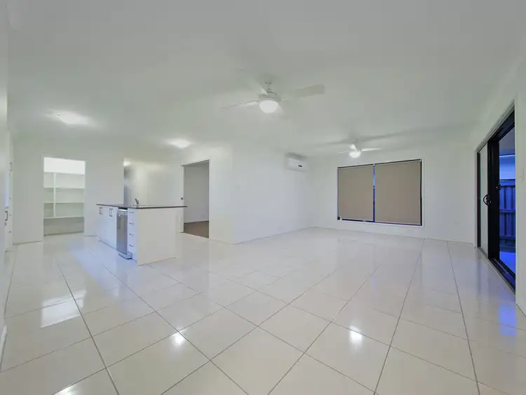 Second view of Homely house listing, 3 Harrogate Place, Gumdale QLD 4154