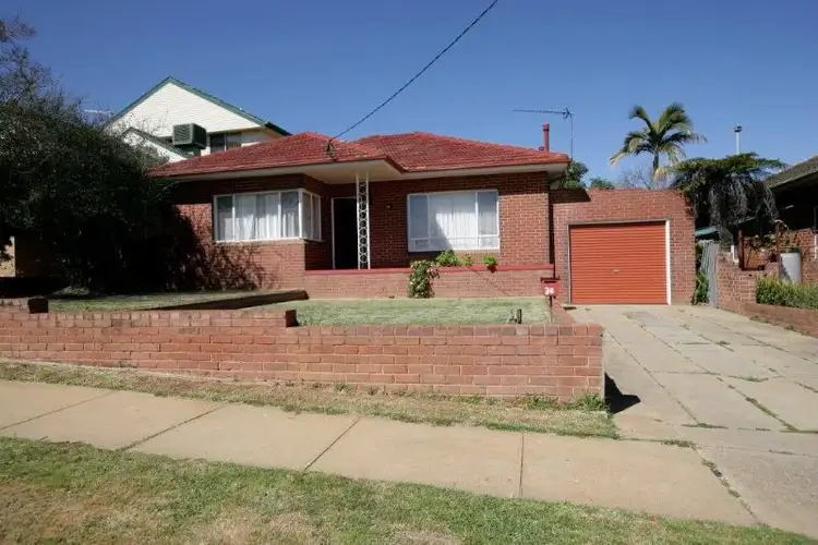30 Hodson Avenue, Turvey Park NSW 2650