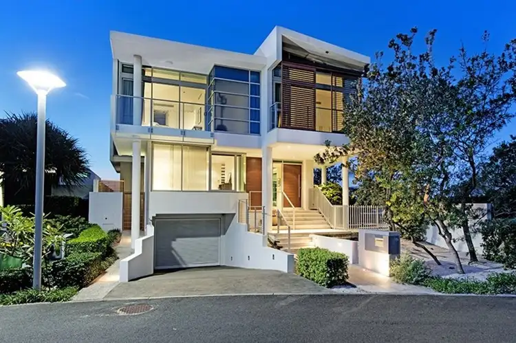 18A Ephraim Island Parade, Paradise Point QLD 4216