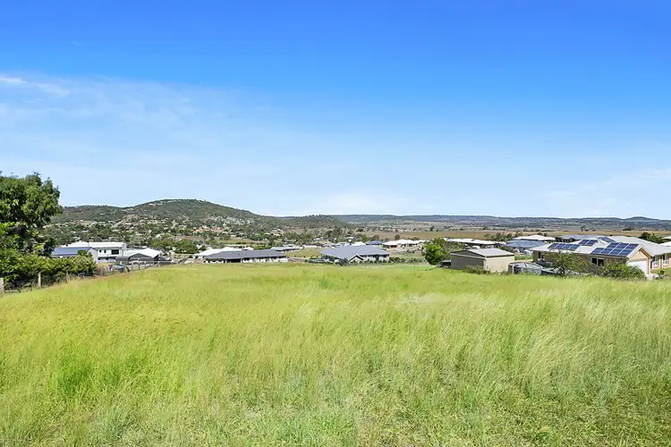 8 Wodalla Court, Hodgson Vale QLD 4352