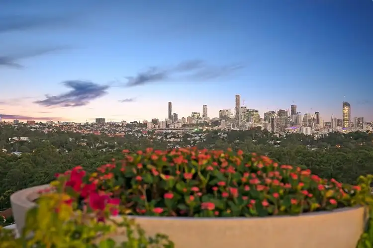 31/32 Tipuana Place, Bardon QLD 4065