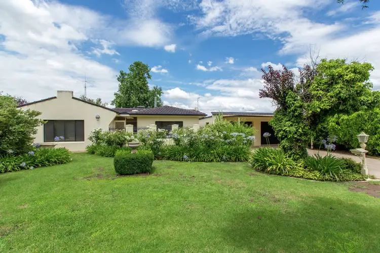 4 Taupo Drive, Lake Albert NSW 2650