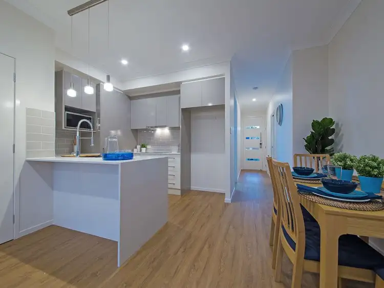 Fifth view of Homely townhouse listing, 4 & 6 84 Andrew St, Wynnum QLD 4178