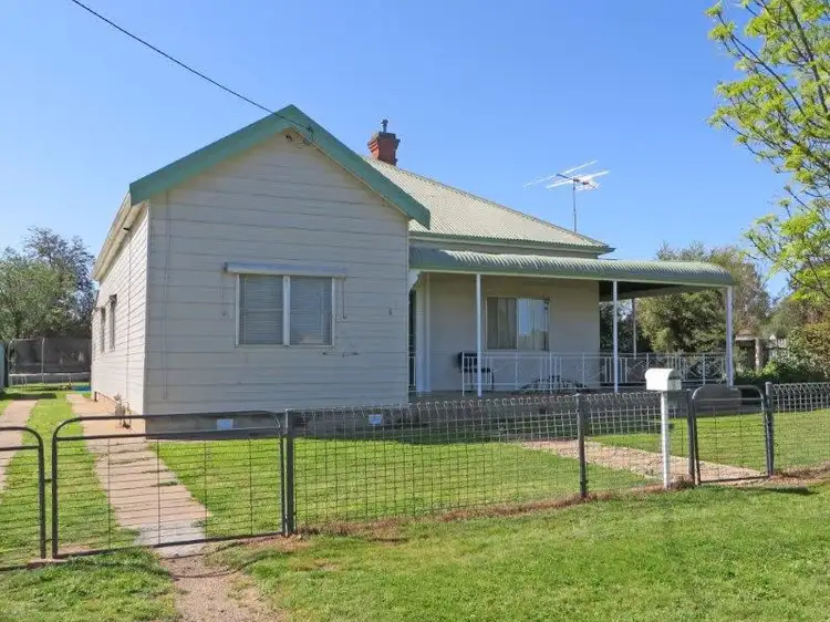 1 Gloucester, Junee NSW 2663