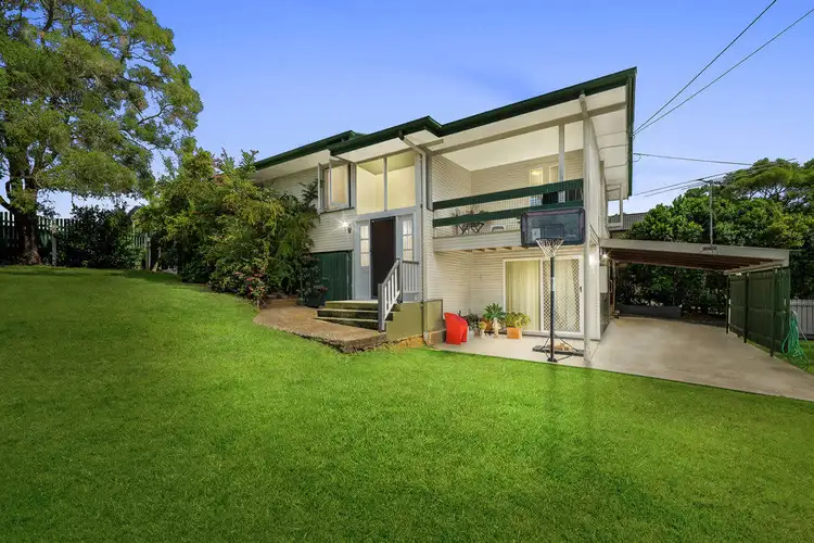 7 Tara Street, Stafford Heights QLD 4053