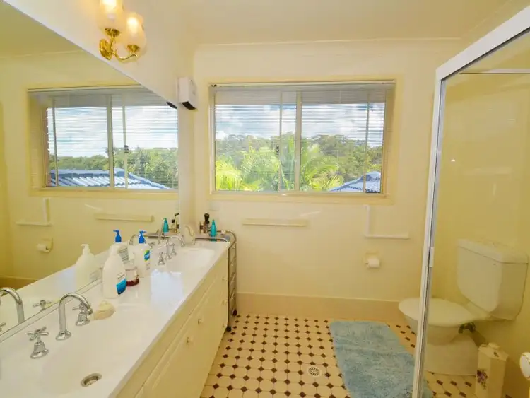 Sixth view of Homely house listing, 4 Cheltenham Close, Terrigal NSW 2260