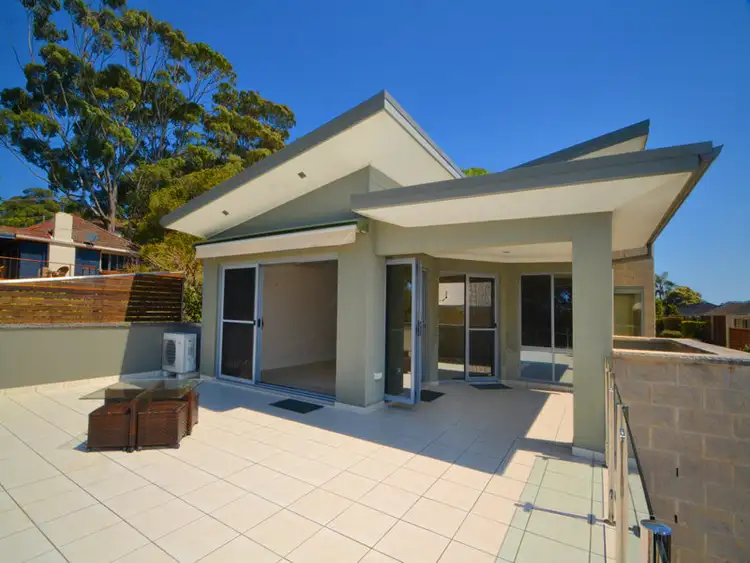 2/11 Hillcrest St, Terrigal NSW 2260