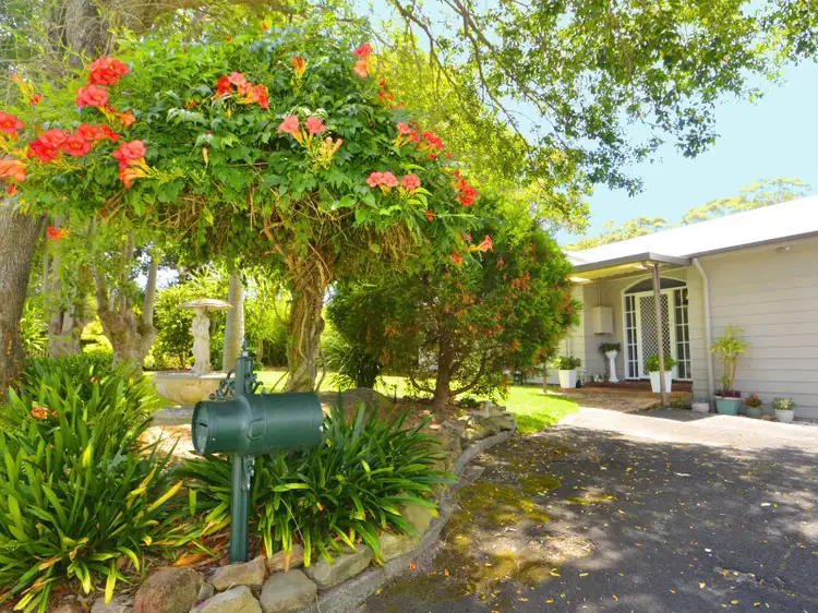 28 Serpentine Road, Erina Heights NSW 2260