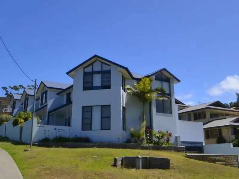 Main view of Homely townhouse listing, 1/36 Havenview Road, Terrigal NSW 2260