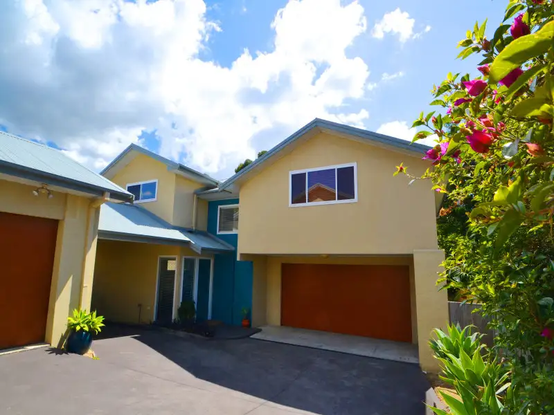 Main view of Homely townhouse listing, 2/71 Havenview Road, Terrigal NSW 2260