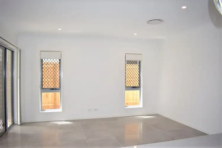 Fifth view of Homely house listing, 24 EVERGREEN PLACE, Drewvale QLD 4116