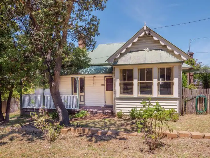 Main view of Homely house listing, 1/94 Erskine Street, Armidale NSW 2350