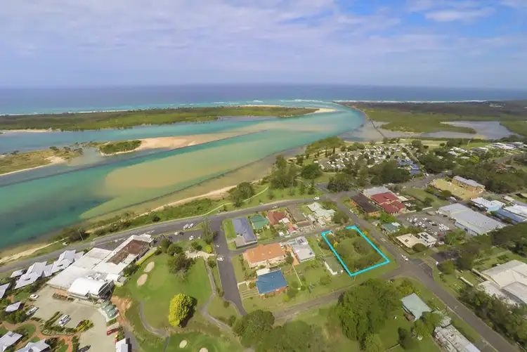 Third view of Homely townhouse listing, 2 & 4/6-8 Bonville St, Urunga NSW 2455
