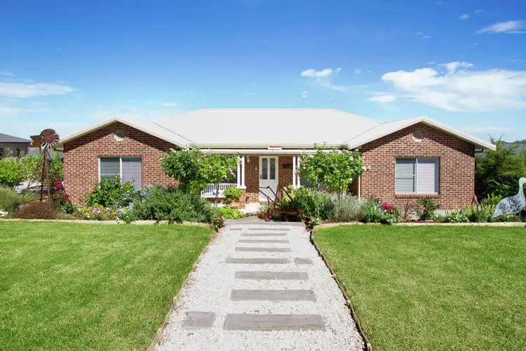 27 Windmill Drive, Tamworth NSW 2340