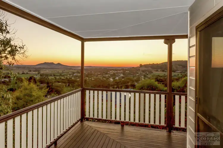 9 Scenic Court, Gowrie Junction QLD 4352