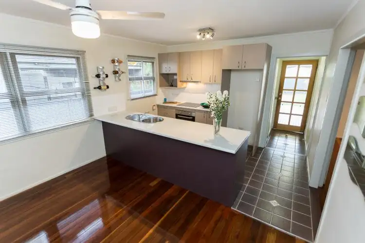 19 CAMPBELL STREET, Scarborough QLD 4020