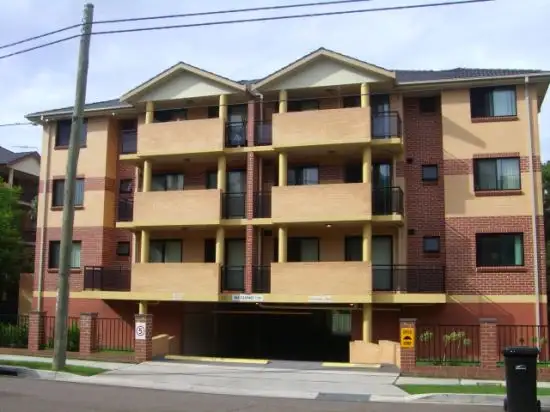 10/73-75 Deakin Street
