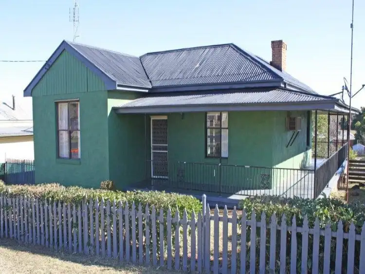 57 Commins St, Junee NSW 2663