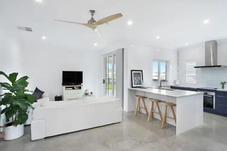 Second view of Homely house listing, 8 Illawarra Place, Tamworth NSW 2340