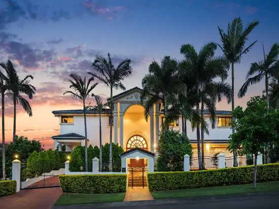 1 Wills Place (78 Delfin Drive), Macgregor QLD 4109