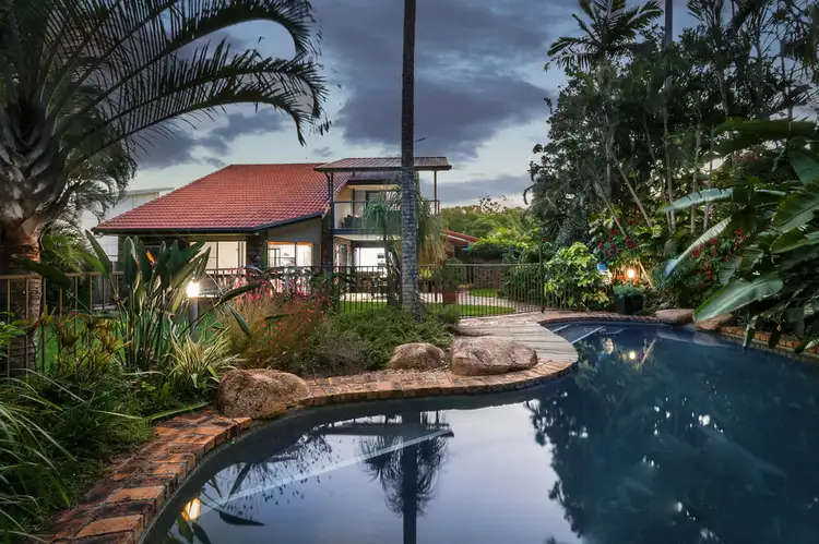 3 McInnes Place, Mount Ommaney QLD 4074