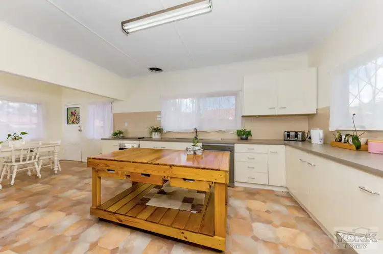 37 Eiser Street, Harristown QLD 4350