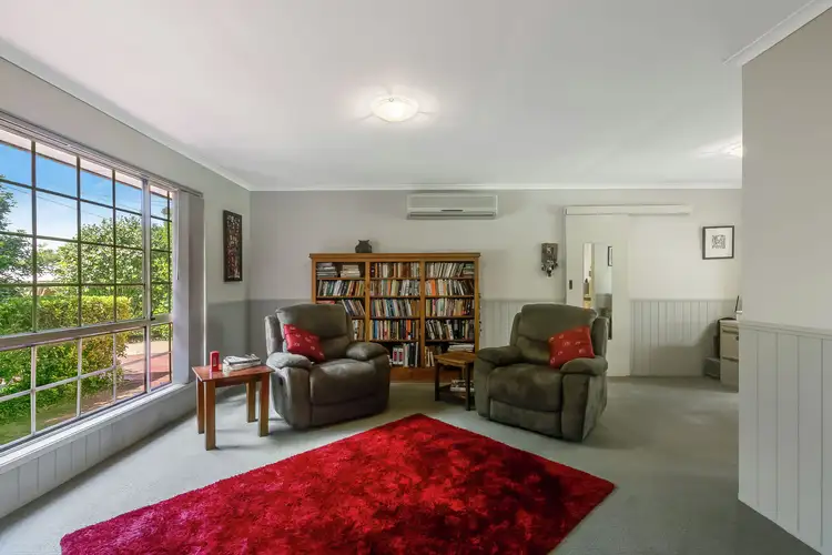 11 Smythe Street, Kearneys Spring QLD 4350