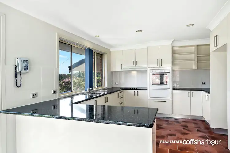 4 Cunningham Crescent