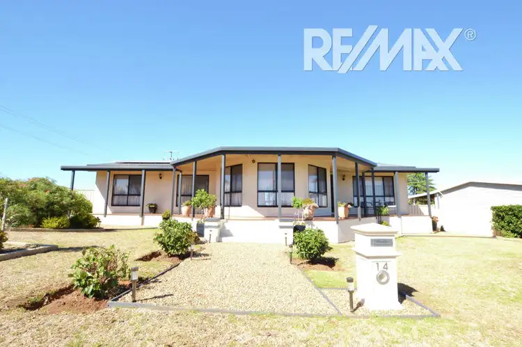 14 Hart Street, Junee NSW 2663