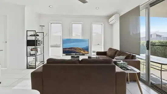 Fifth view of Homely house listing, 1/68A Makybe Diva Drive, Ooralea QLD 4740