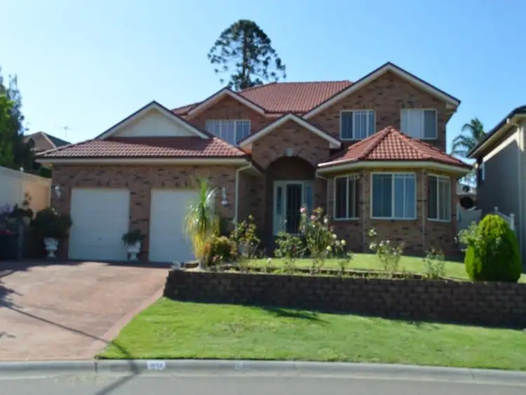 40 Connaught Circuit