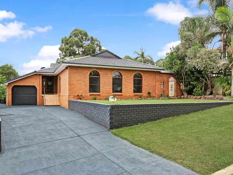 8 Renfrew St, St Andrews NSW 2566