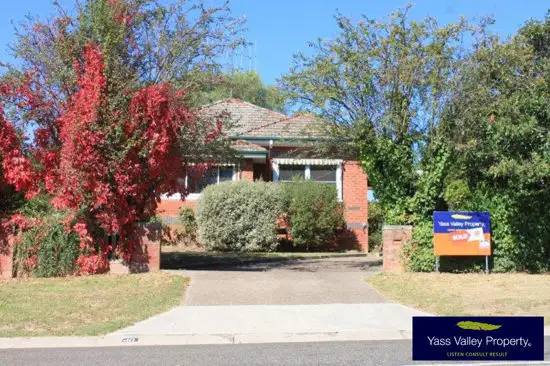 40 Mont Street, Yass NSW 2582